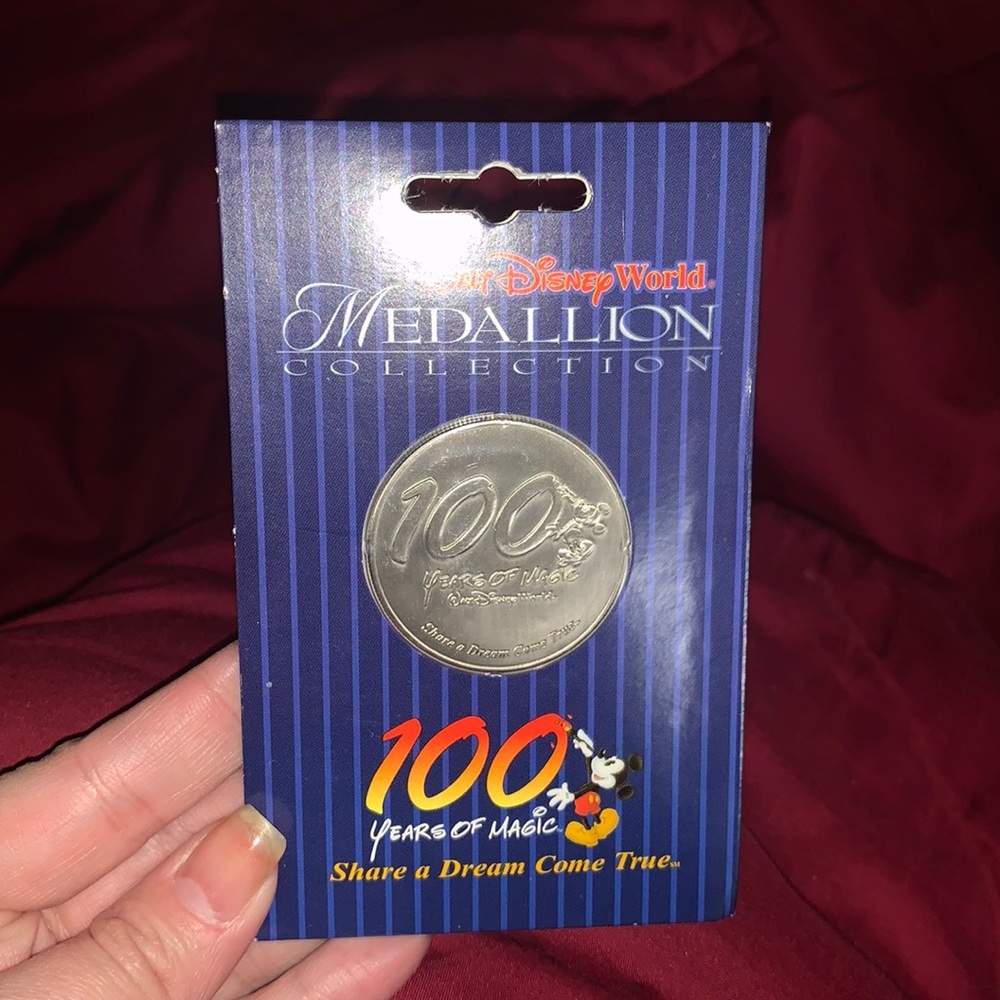 Disney medallion